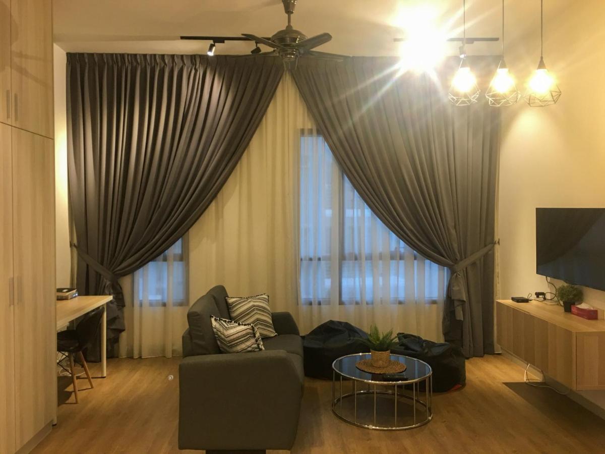 Zayah Homestudio Near Bukit Jalil / Mines Seri Kembangan Kültér fotó