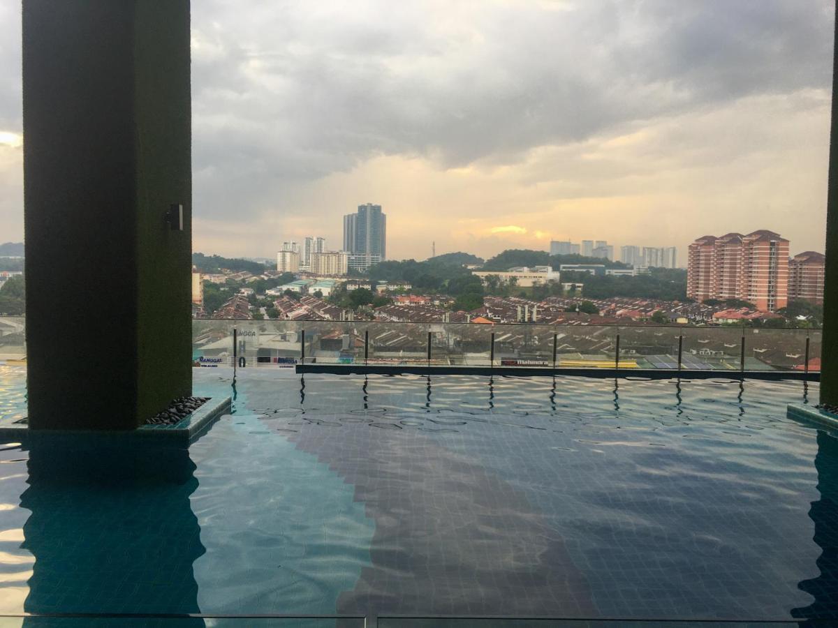 Zayah Homestudio Near Bukit Jalil / Mines Seri Kembangan Kültér fotó